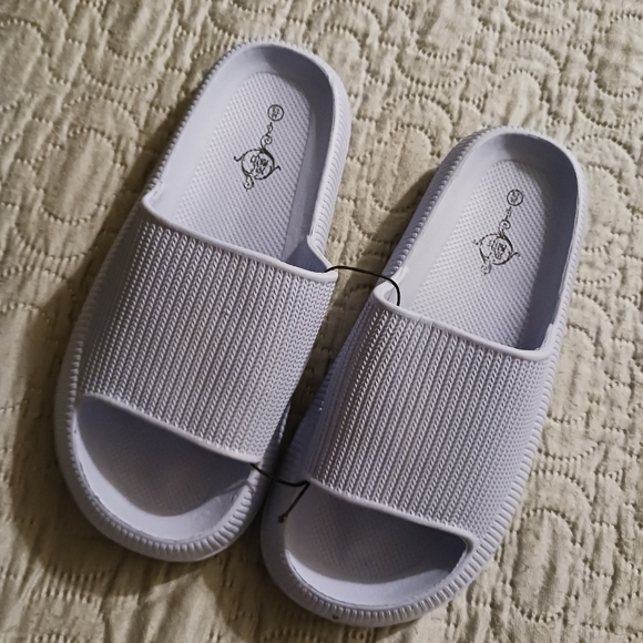 NWT! SOLE MATES SLIDES Sz Medium 7-8 - Picture 1 of 12